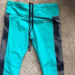 Running Capri pants